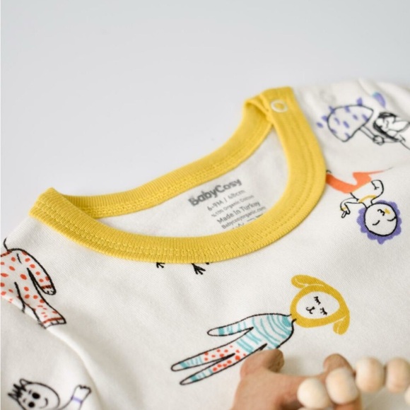 Organic Comfort Meets Adorable Design: 2-Piece Little People Set. - Picture 4 of 7